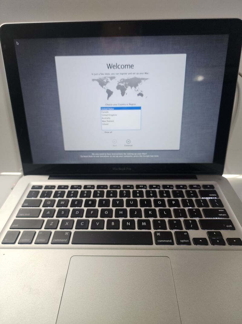 Apple MacBook Pro 13in 2.3GHz Core i5 6GB RAM 256GB SSD Mac OS X Lion