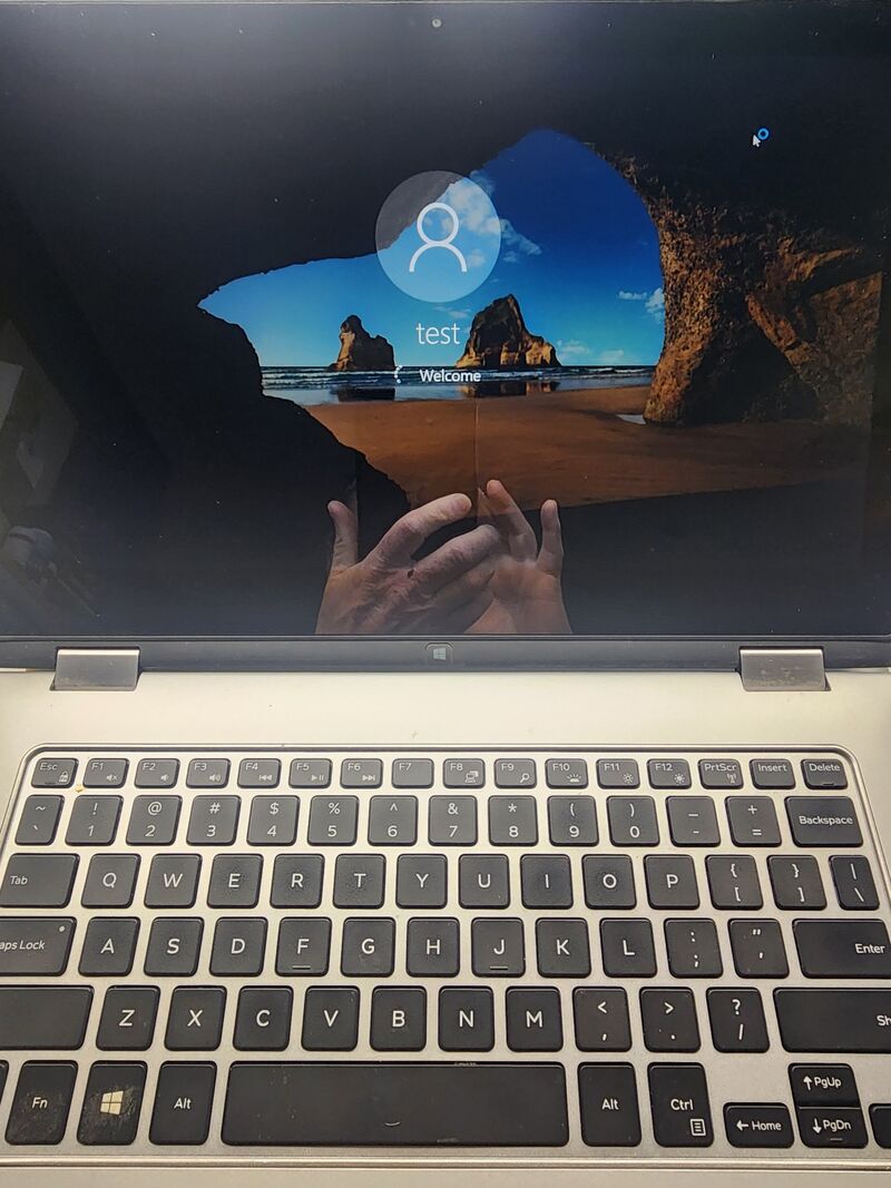 Dell Inspiron 13 7000 Series of 2-in-1 touchscreen laptop