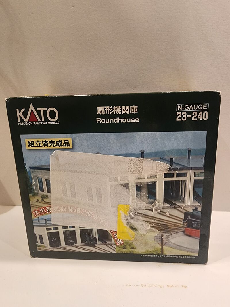 KATO N Scale 3-Stall Concrete Roundhouse 23-240 NIB Unitrack N-Gauge