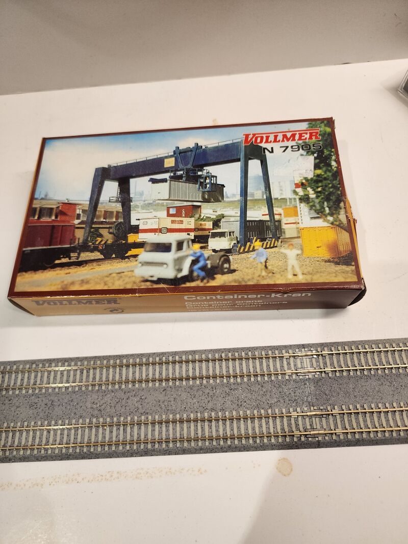 Vollmer 7905 N Scale Container Crane Model Kit Open Box